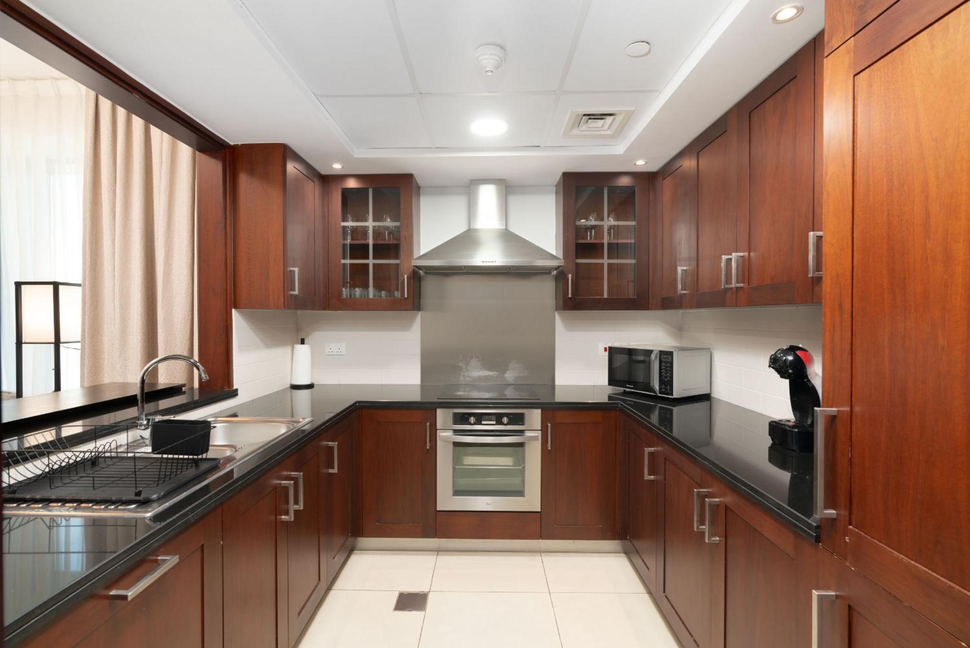 Luxury 2br Downtown With Burj Khalifa Views