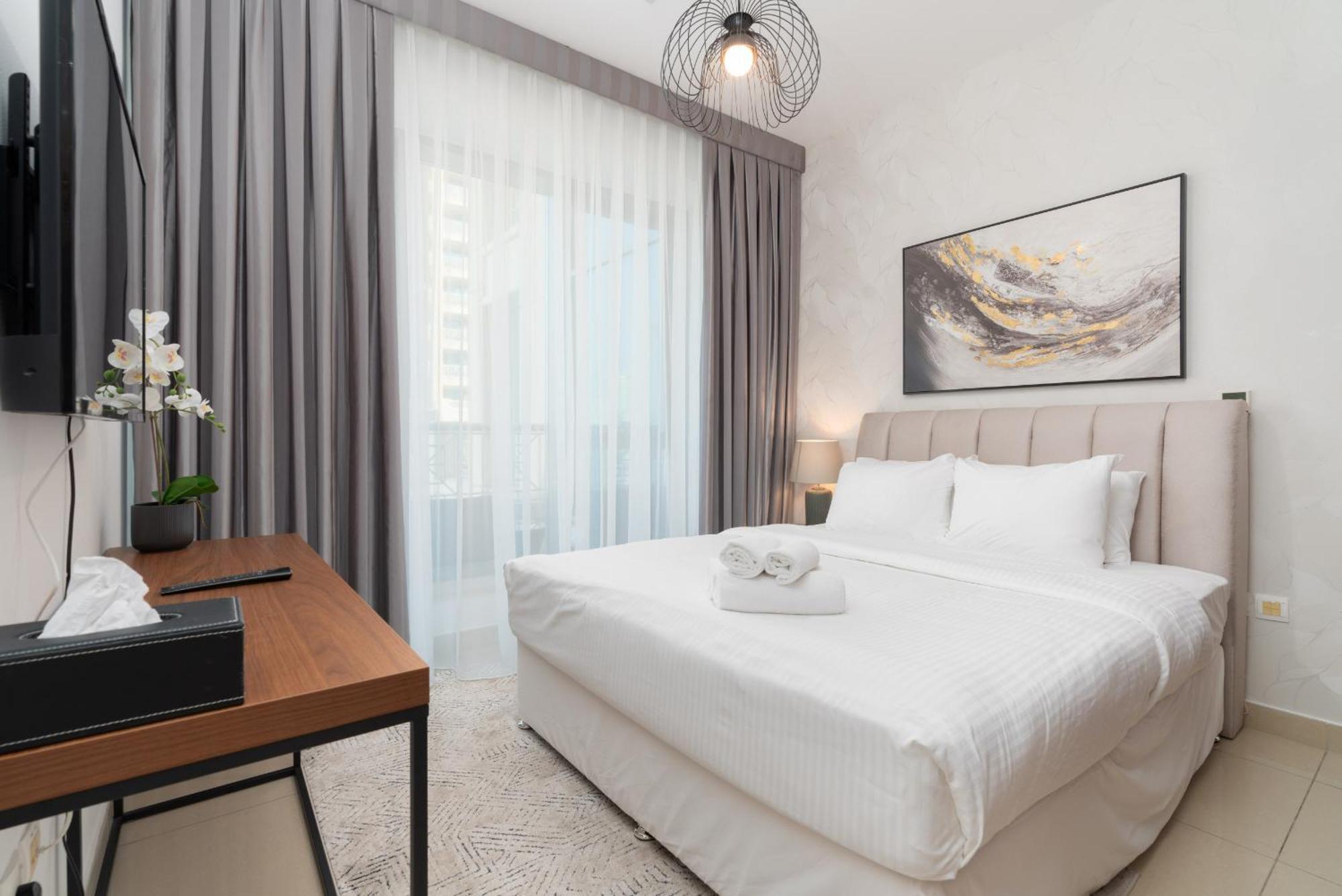 Luxury 2br Downtown With Burj Khalifa Views Apartment