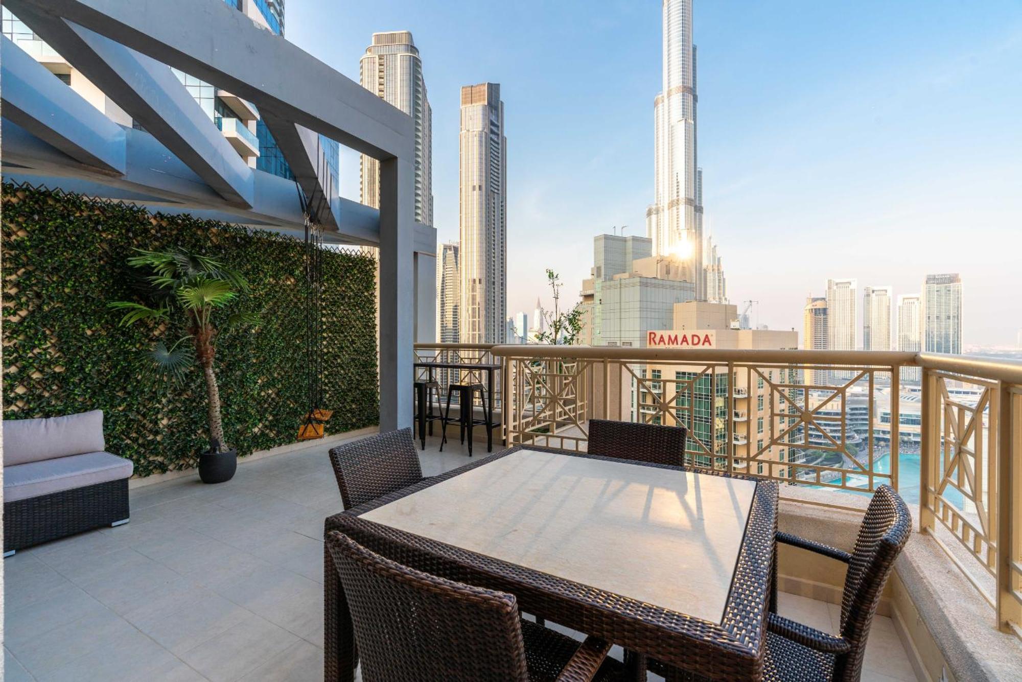 Apartment Luxury 2br Downtown With Burj Khalifa Views Dubai