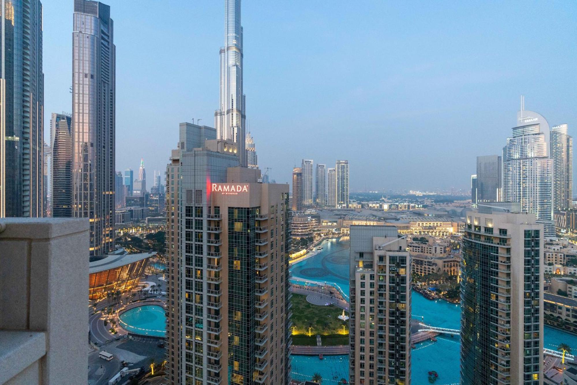 Luxury 2br Downtown With Burj Khalifa Views Apartment Dubai