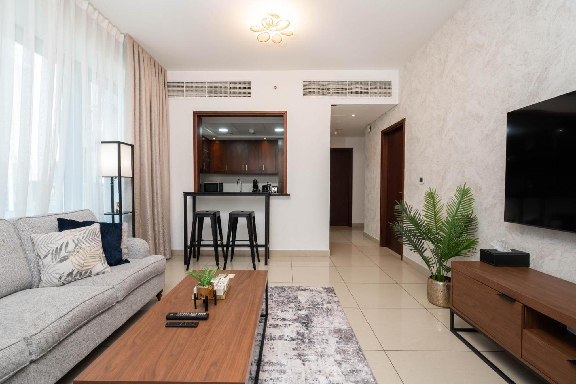 Apartment Luxury 2br Downtown With Burj Khalifa Views