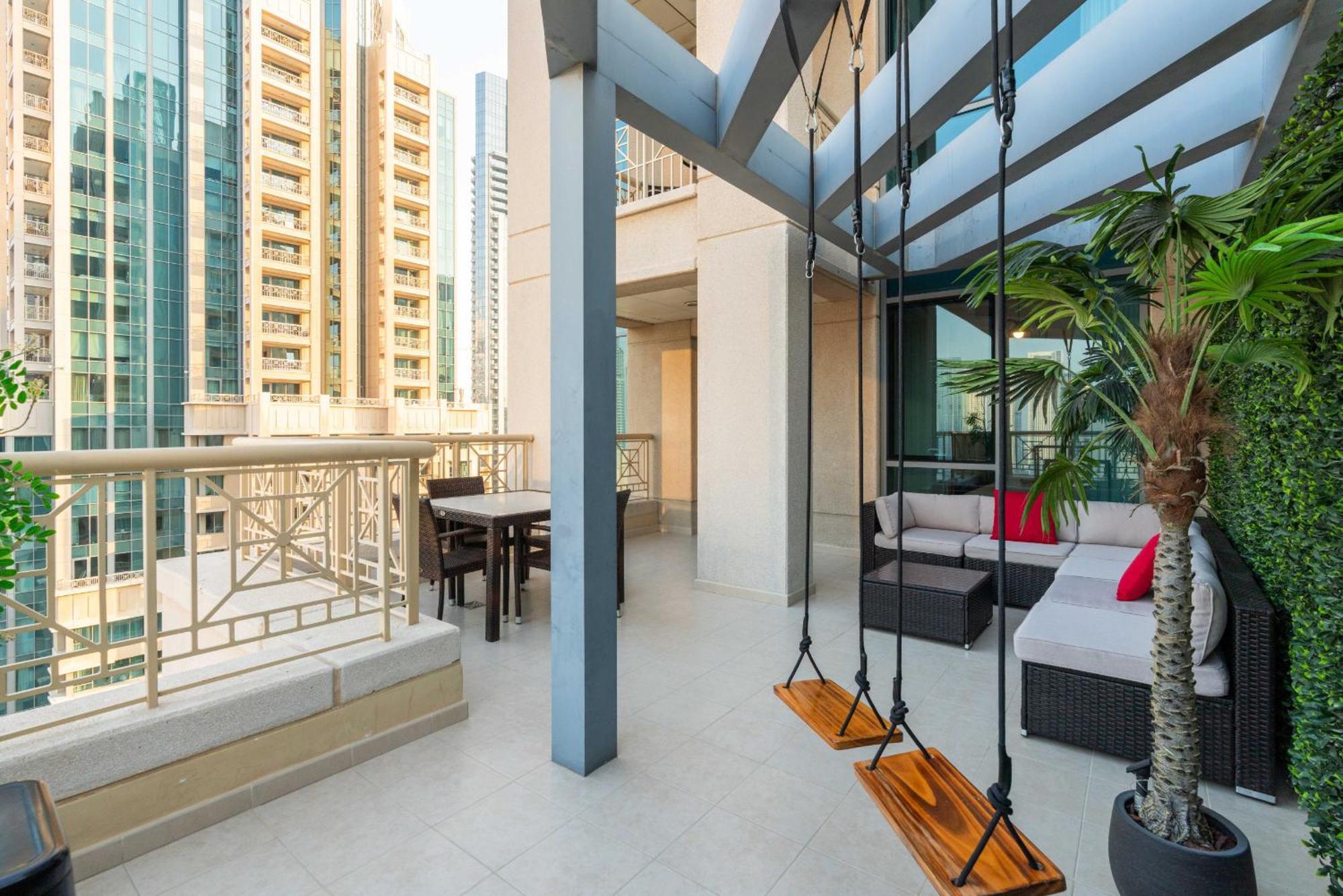 Luxury 2br Downtown With Burj Khalifa Views Apartment Dubai