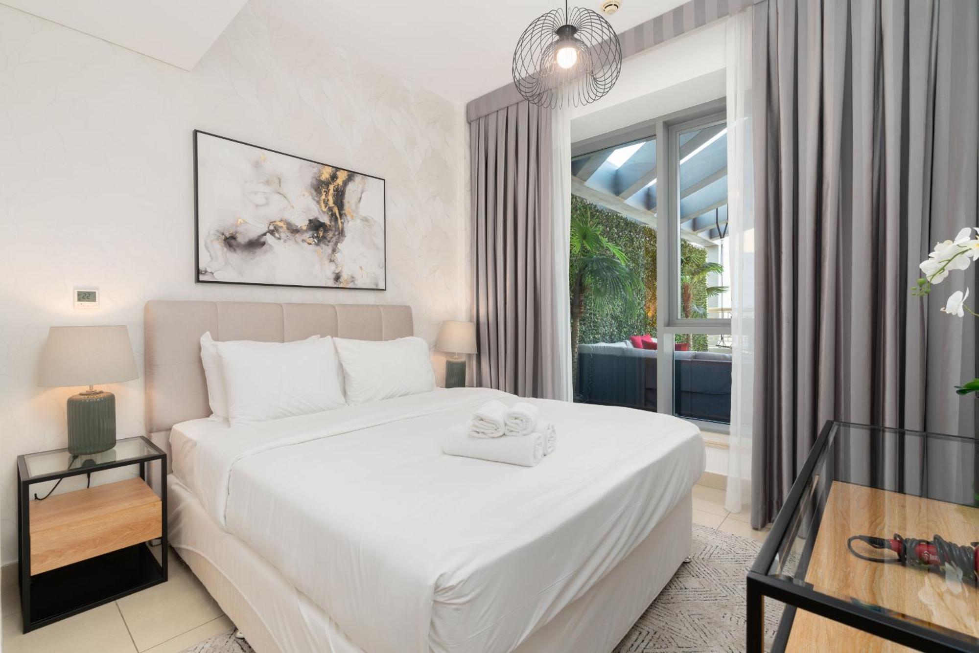 Luxury 2br Downtown With Burj Khalifa Views अपार्टमेंट *